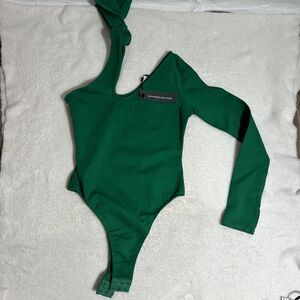 Maniere De Voir Womens Green Tie Shoulder Long Sleeve Bodysuit Sz 6 US NEW FLAW
